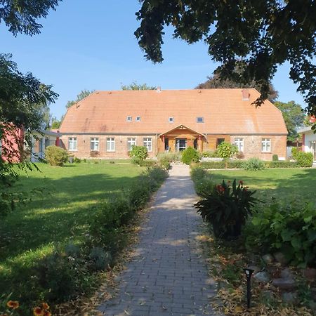 Hotelpension Pfarrhaus Alt Schwerin Bagian luar foto