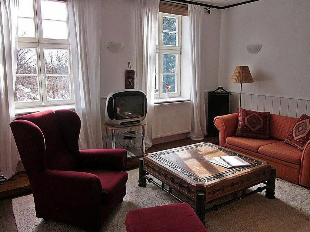 Hotelpension Pfarrhaus Alt Schwerin Bagian luar foto